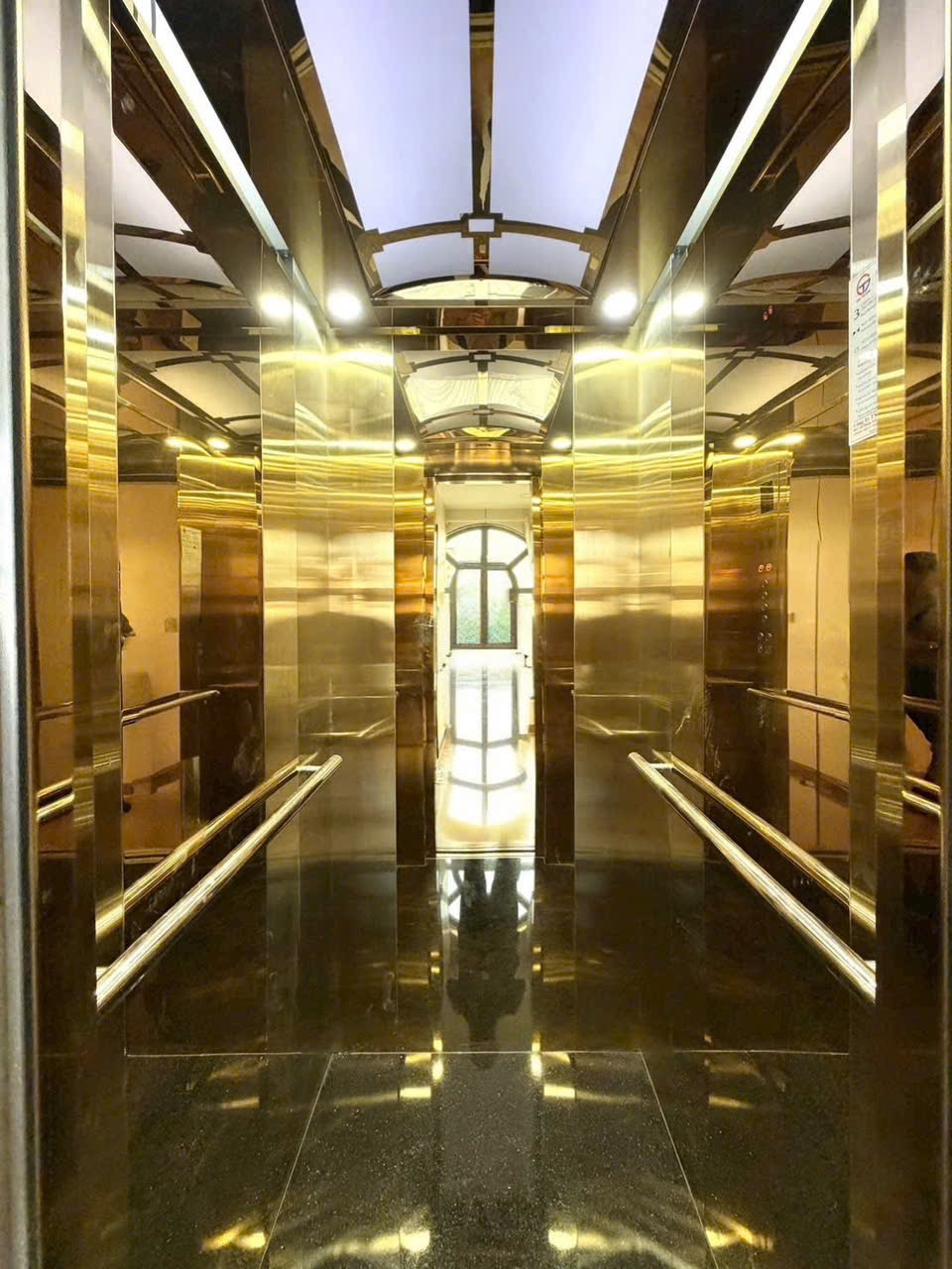 Nhà đẹp xây mới có thang máy, sát mặt tiền Chu Văn An, diện tích 40m2, giá bán 10,3 tỷ