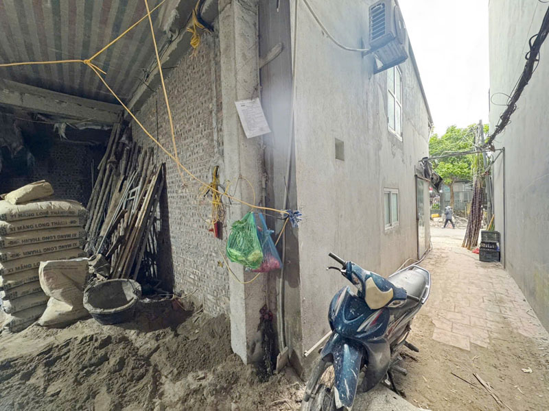 Bán nhà Việt Hưng 30m2 x 5 tầng - cách 1 nhà ra ô tô tránh - sát chợ Kim Quan - nở hậu đẹp