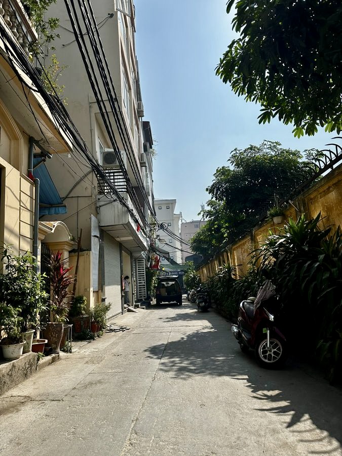 Bán nhà Đường Láng - Đống Đa, 51m, 4 tầng, ngõ ô tô, cách phố lớn 20m, ở, văn phòng