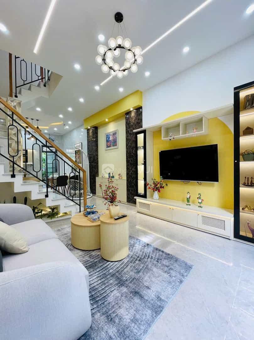 Nhà siêu đẹp giá siêu mềm đường Nguyễn Tri Phương, phường 5, quận 10, diện tích 67,9m2