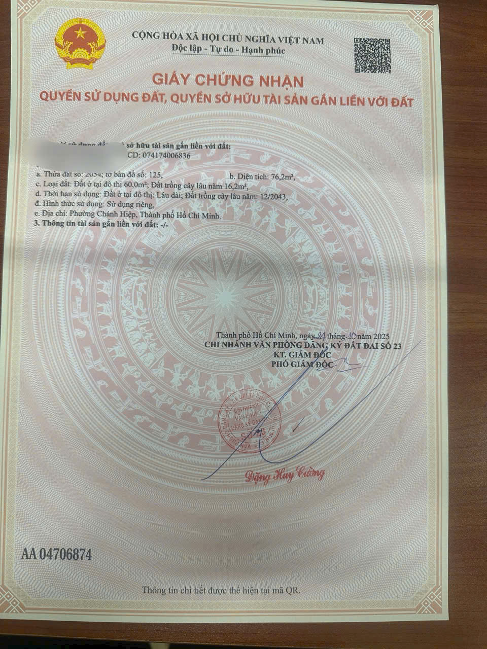 Nhà trệt lầu Thủ Dầu Một, đường xe hơi thông, 3 phòng ngủ, chỉ 2.49 tỷ, sổ hồng riêng