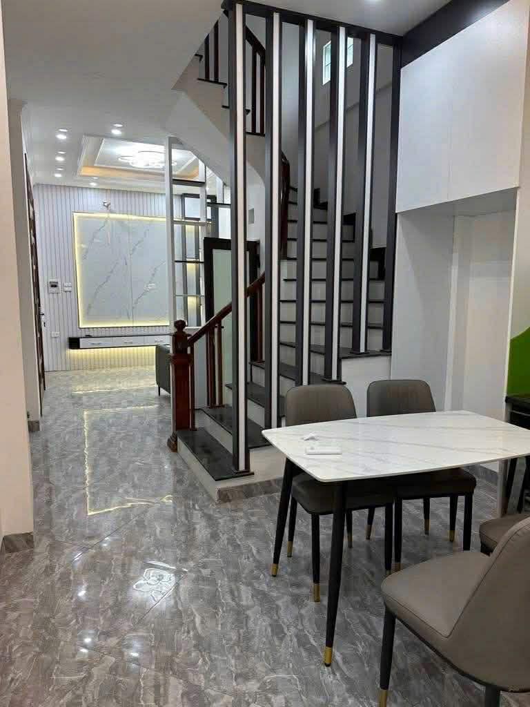 Bán nhà mới Hoàng Mai 50m2, 4 tầng, mặt tiền 6m, ngõ thông, ô tô đỗ cửa