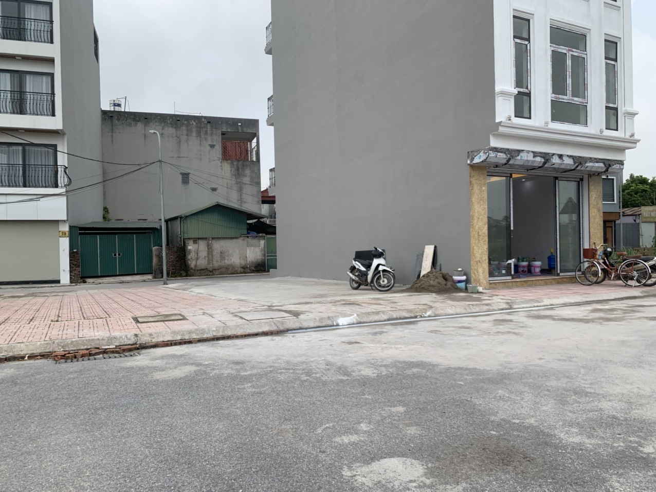 Nhỉnh 16 tỷ đất phân lô vỉa hè, vừa dư địa phát triển vừa định cư đều được, gần hồ 30ha