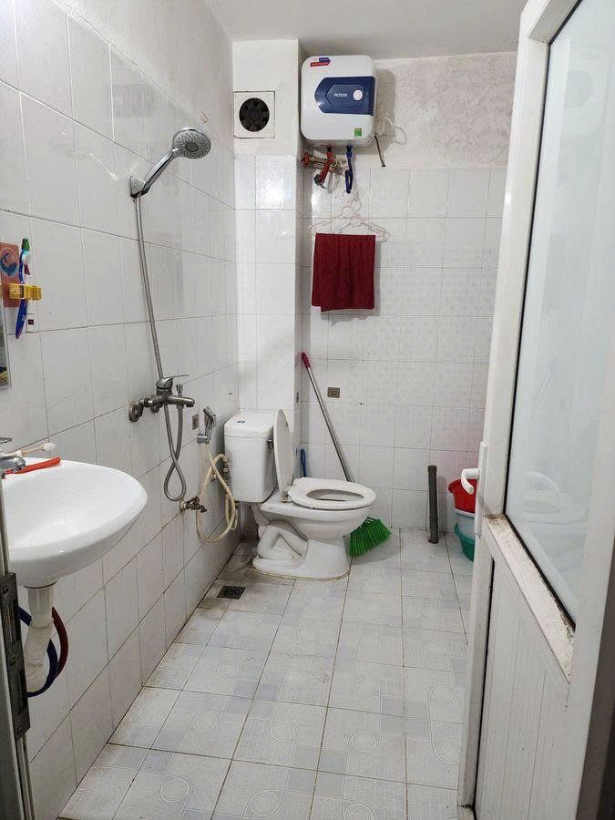 Hiếm nhà 4 tầng mặt phố Chiến Thắng, 64m2, mặt tiền rộng 4,1m, 2 mặt đường ô tô trước - sau, kinh doanh sầm uất