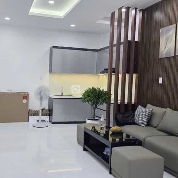 Nhà đẹp Tây Thạnh gần ga T3 Metro, 2 tầng đúc, ngang bề thế 5,5m, 42m2, 10m ra mặt tiền