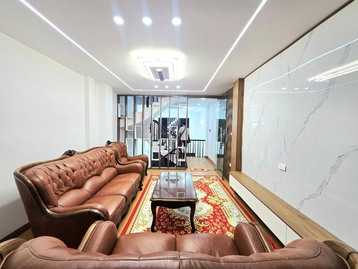 Nhà đẹp Pháo Đài Láng, xây mới 45m2 x 5 tầng, ngõ thông, gần phố, hạ chào còn 13,5 tỷ