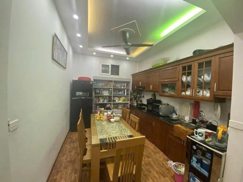 Chủ cần bán gấp - Bán nhà Hồ Tùng Mậu, lô góc sáng rực rỡ, 41m2, 7.9 tỷ