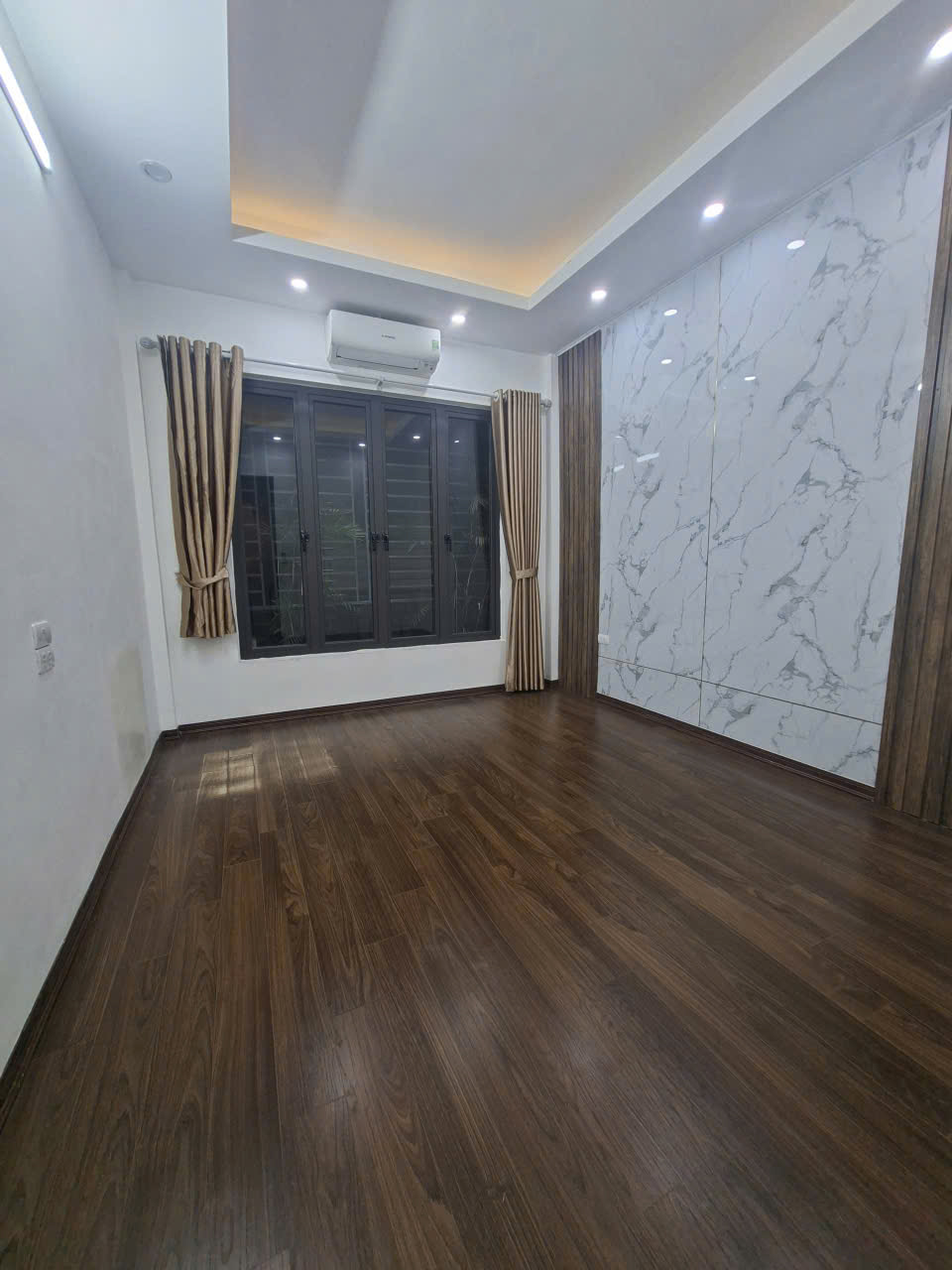 Cho thuê nhà riêng ngõ 79 đường Cầu Giấy 38m2 x 5 tầng, 4 ngủ 4 vệ sinh giá 12 triệu/tháng