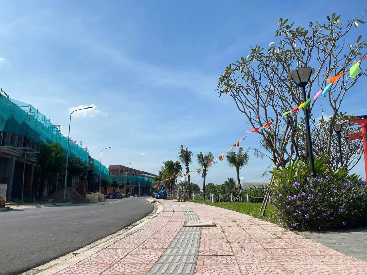 Đất nền ngay Vinhomes quận 9, dón sóng cầu Long Hưng sắp thi công, tiện ích đầy đủ, sổ hồng riêng