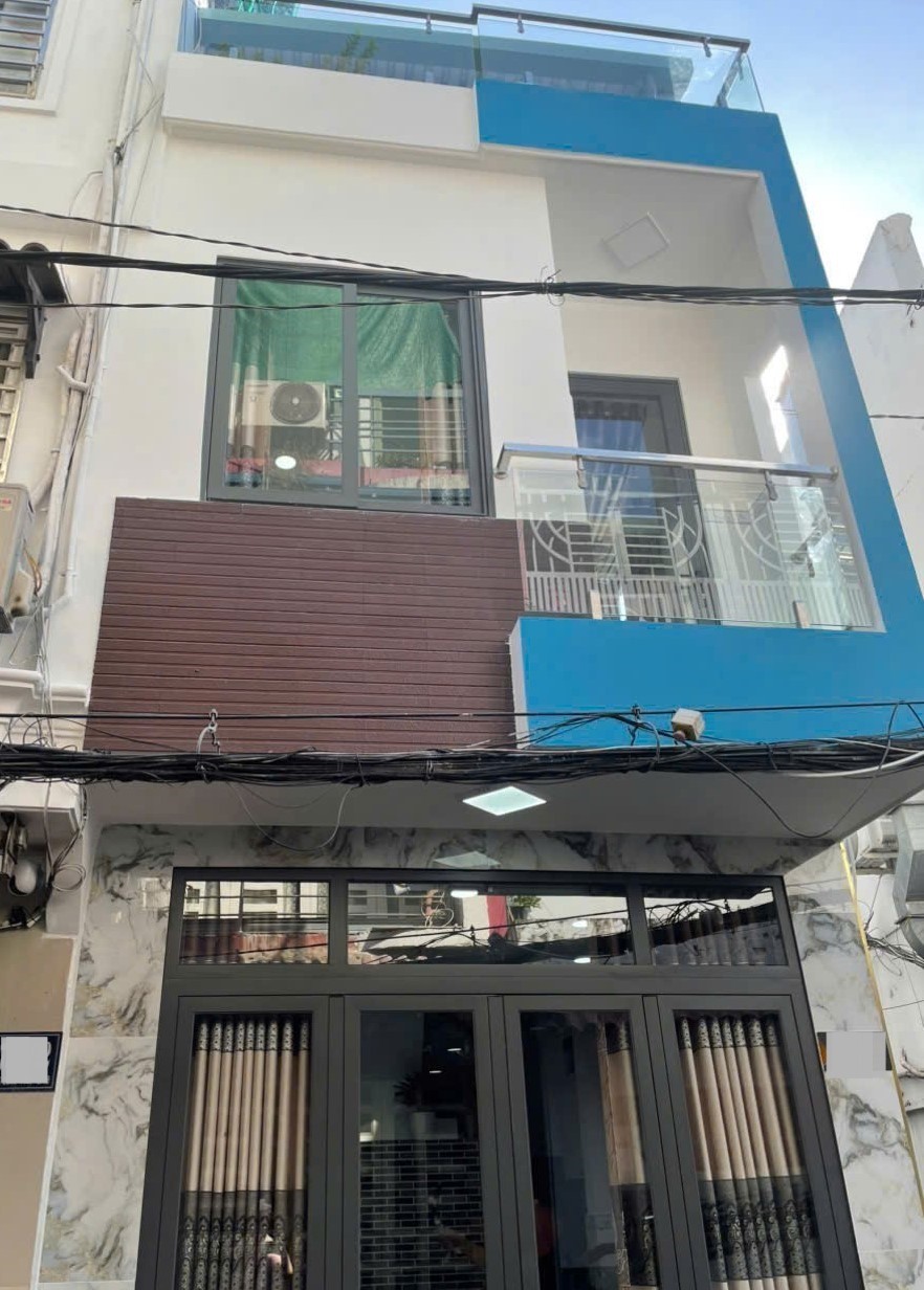 Nhà 3 tầng hẻm ô tô, Lạc Long Quân, phường 10, Tân Bình, giá 3,95 tỷ
