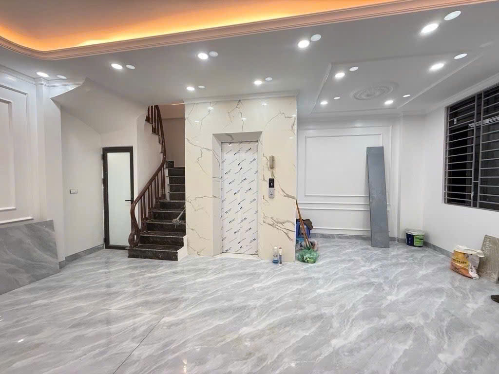 Nhà đẹp mê ly mua ngay kẻo hết, Ngọc Hồi, Hoàng Liệt, 42m2, 6 tầng thang máy, chỉ 9,2 tỷ