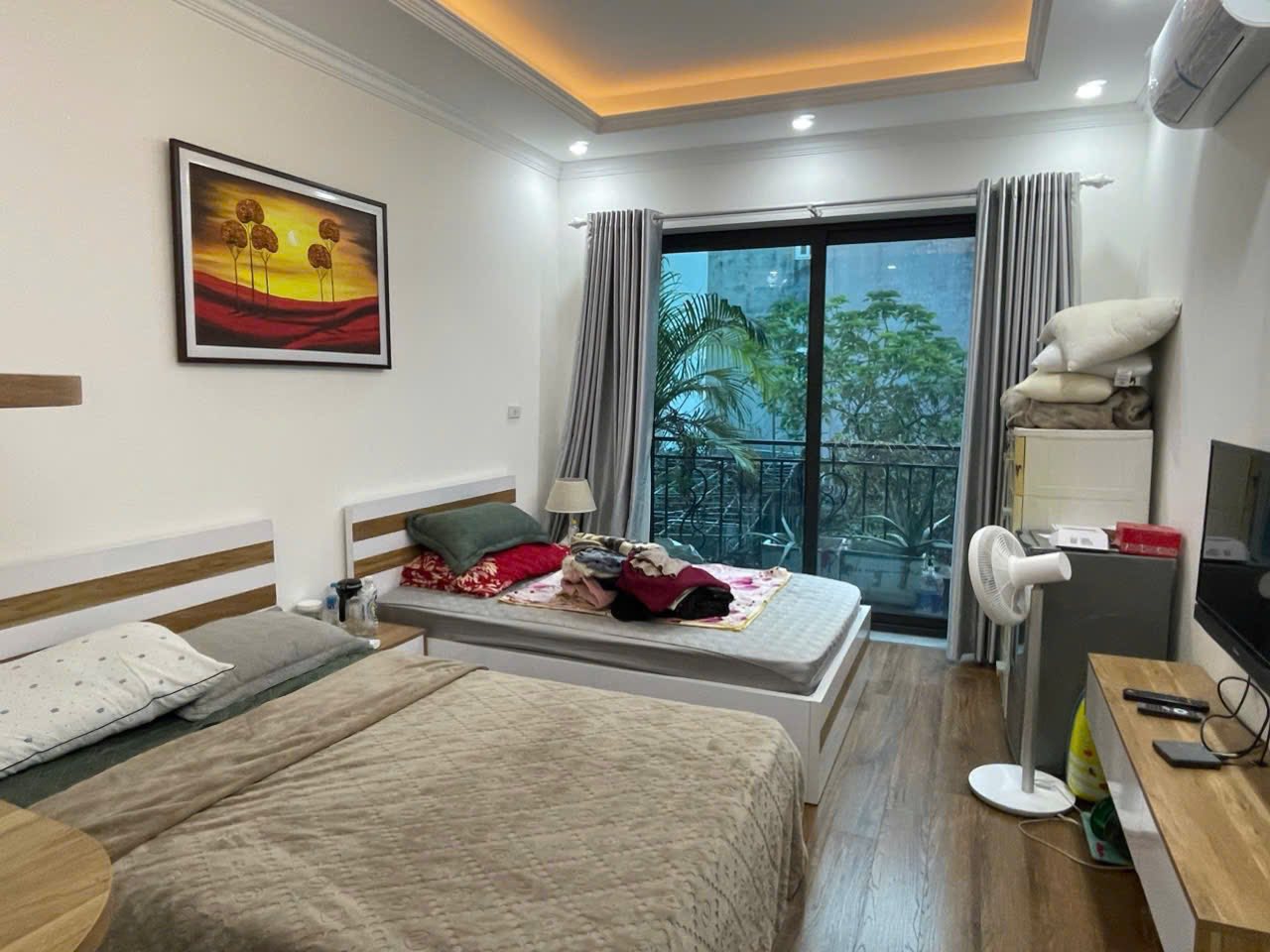 Bán nhà 5 tầng xây mới, cách cổng Đô Nghĩa 20m, 1 bước ra phố, giá 6,4 tỷ