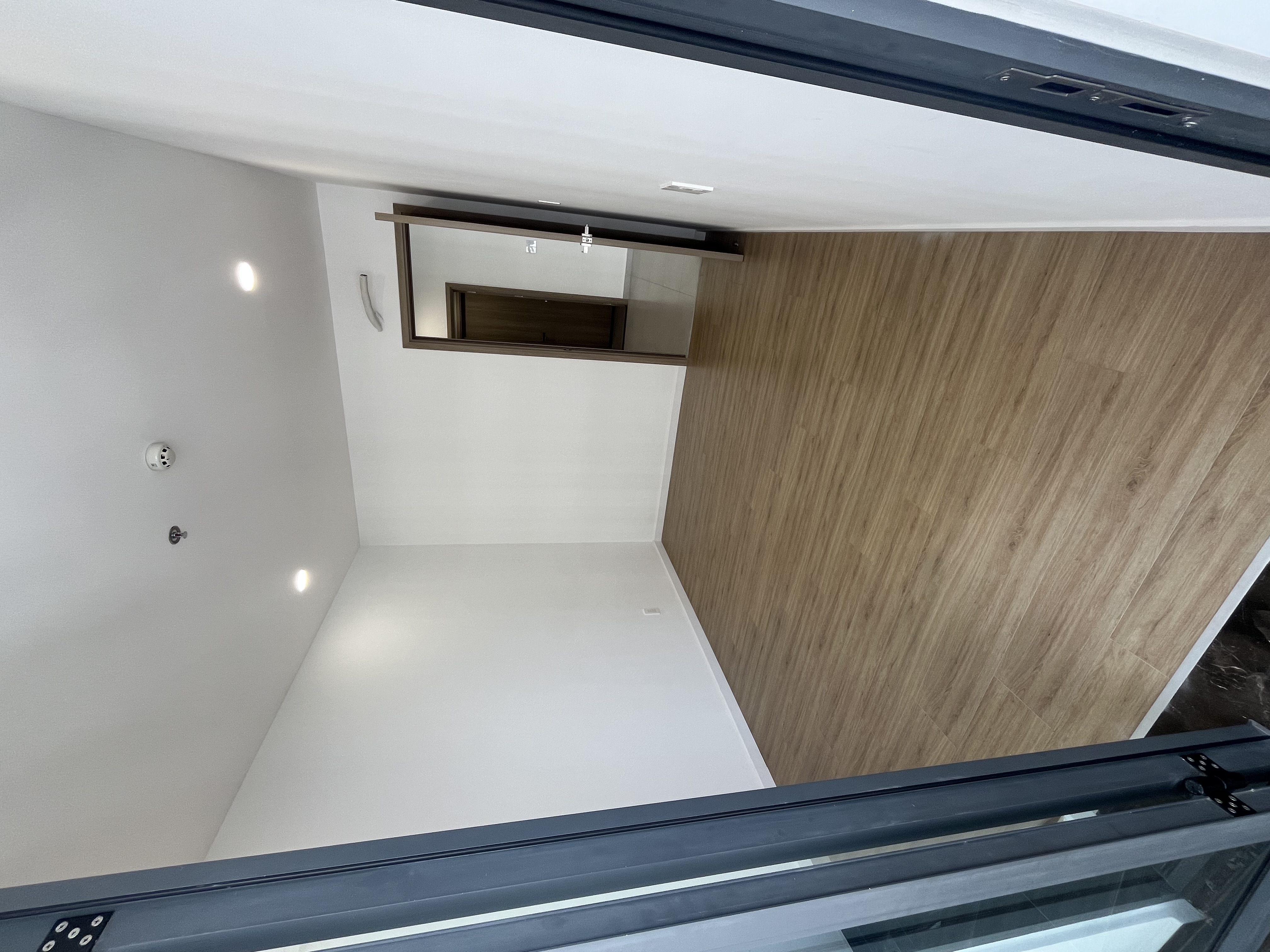 Bán căn hộ 65m2, nhận nhà mới, sổ hồng riêng, vào ở ngay