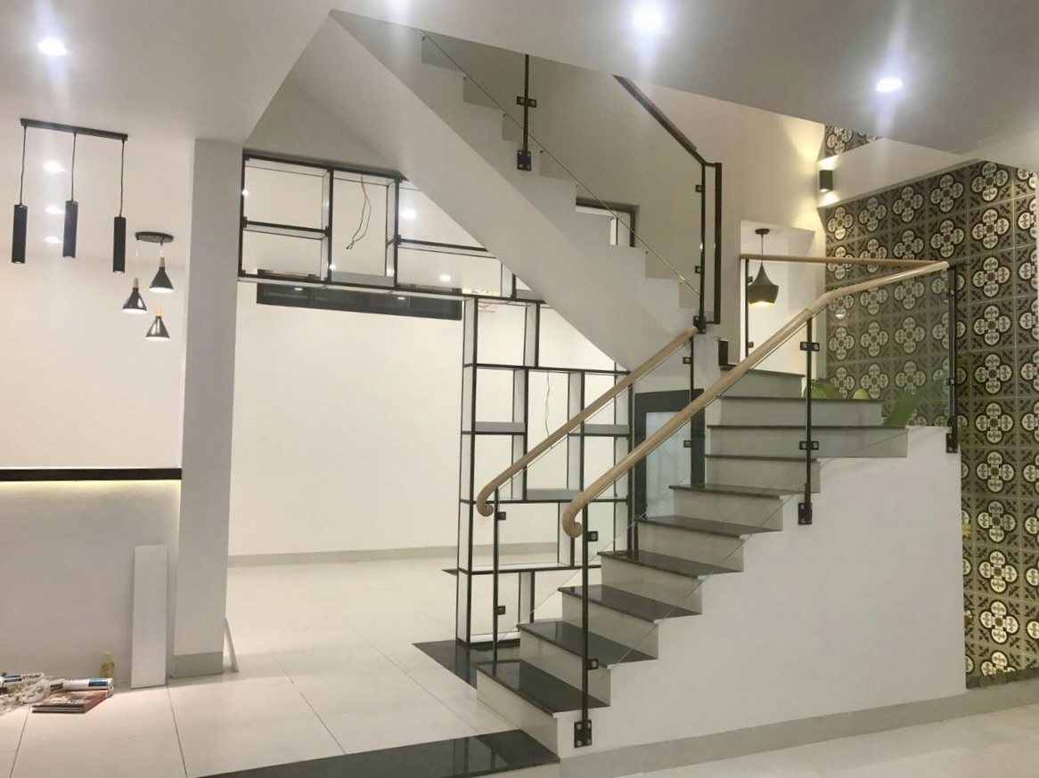 Bán nhà Tôn Đức Thắng, Đống Đa, 63m2, mặt tiền 6.2m, ngõ ô tô tránh, 4 tầng, 5 ngủ, ở sướng, 25 tỷ