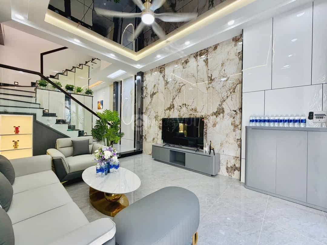 Bán nhà chủ ký gửi 39m2, hẻm xe hơi 3,75 tỷ đường Hoà Hưng, sổ hồng riêng