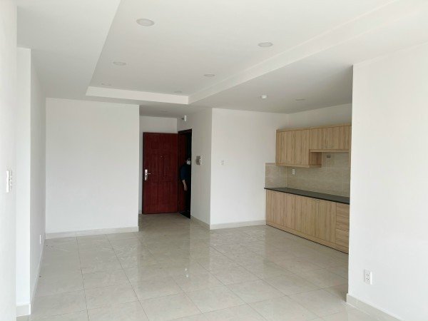 Bán chung cư Khuông Việt, cạnh Đầm Sen, có sổ hồng