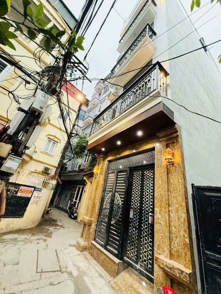 Hoàng Hoa Thám 70m2 x 6 tầng thang máy - 14 phòng full - thoáng - thông tứ phía - ngõ rộng