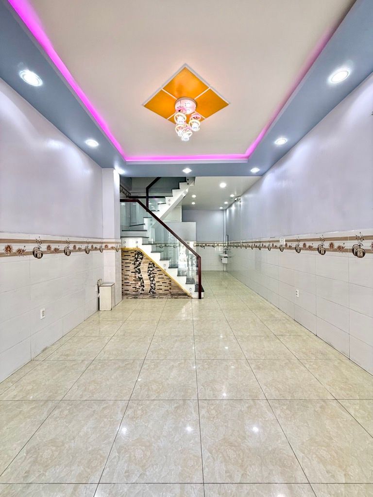 Bán nhà hẻm 6m Phạm Văn Hai, 44m2, 4m x 11.5m, 3 tầng, 4 ngủ, sổ vuông đẹp