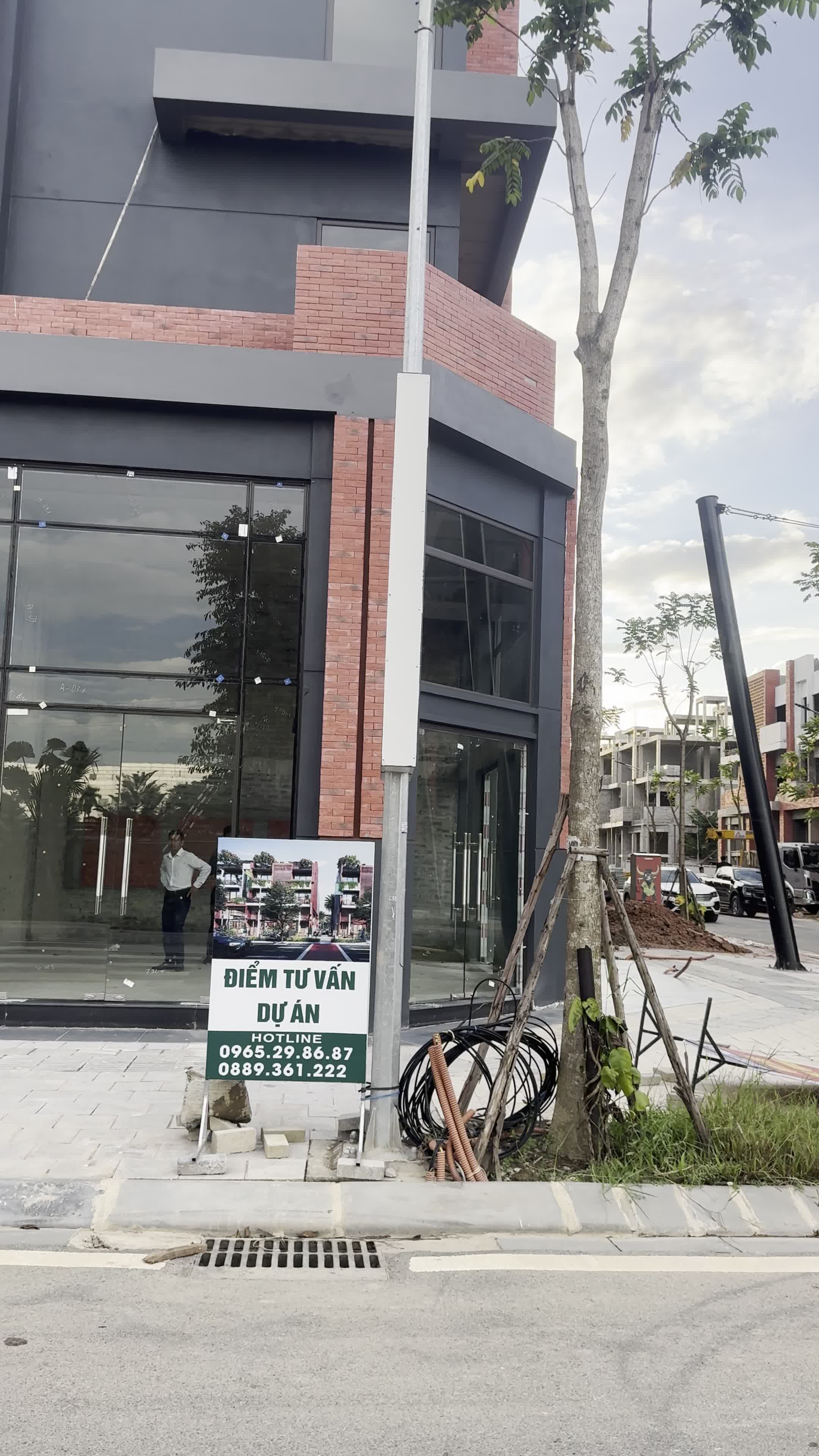 Nhà phố 3 tầng 1 tum đối diện nhà máy Samsung Thái Nguyên