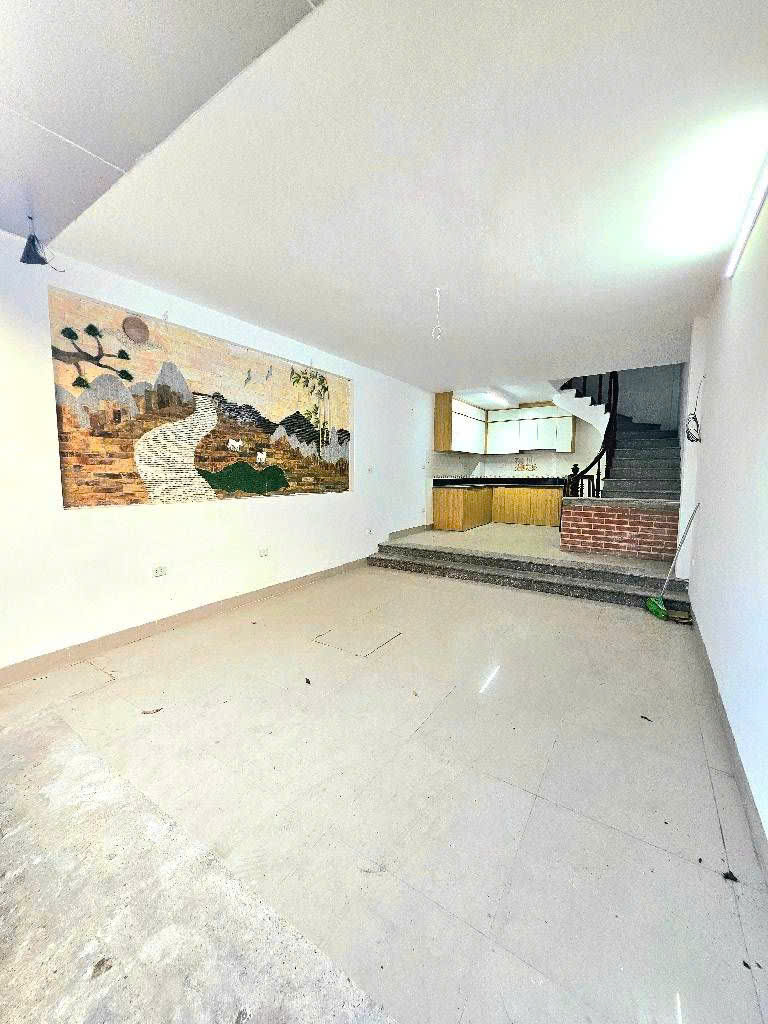 Bán nhà Yên Mỹ - Thanh Trì , 5 tầng, dân xây, ngõ thông, ô tô đỗ cửa 37m2, giá rẻ nhất 5,5 tỷ