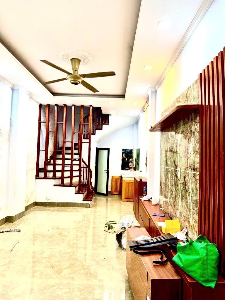 Ô tô cách 10m - lô góc - hồ gần nhà thoáng mát - ở sướng - nâng tầm cuộc sống Kim Đồng - Giáp Bát