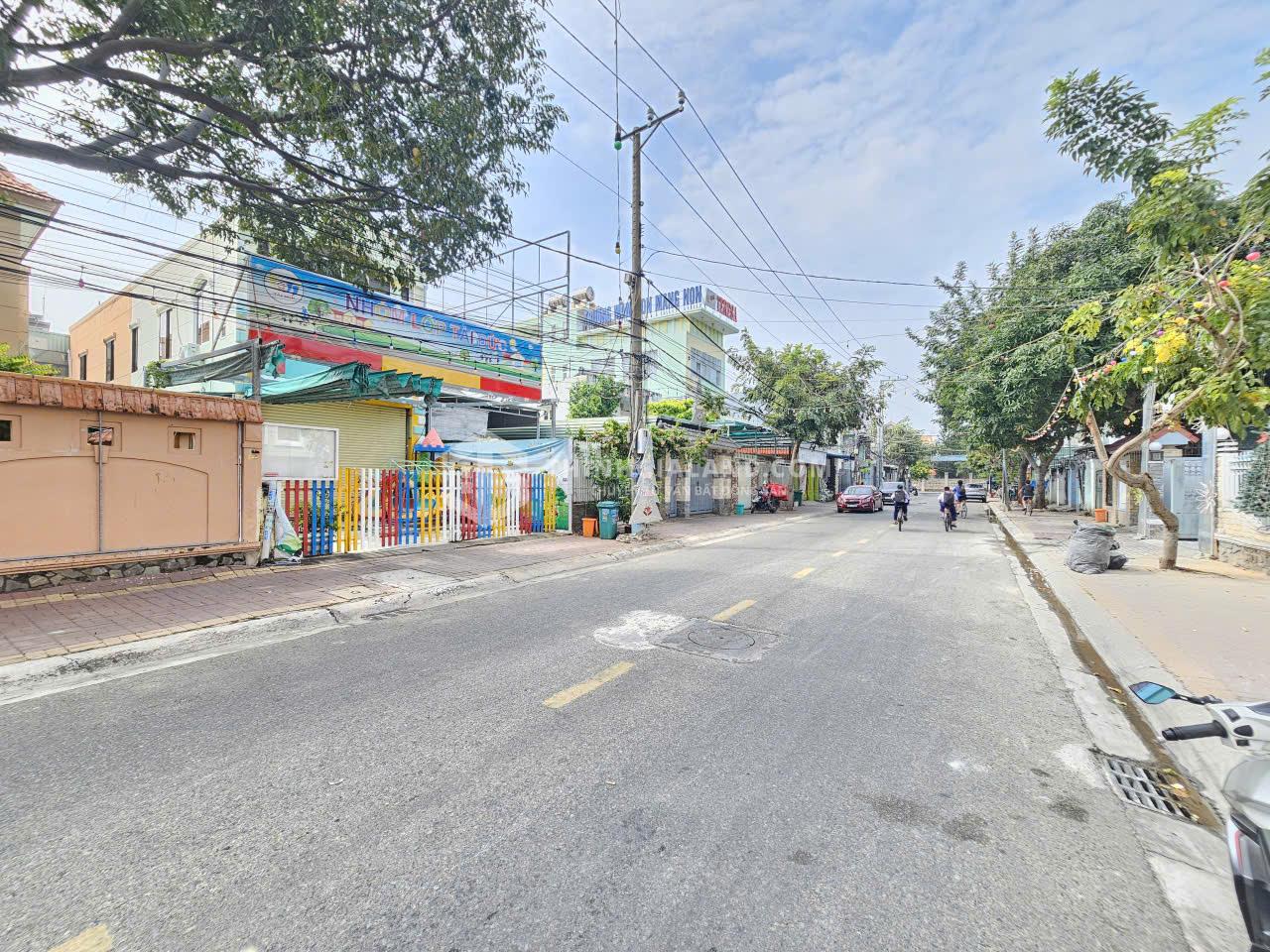 Bán căn nhà hoàn công mặt tiền đường Lưu Hữu Phước vị trí đẹp giá chỉ 12 tỷ