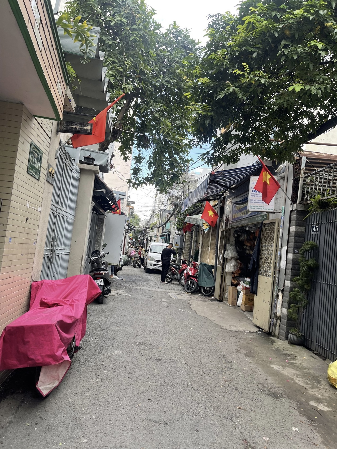 Bán nhà Lê Quang Định, phường 7, Bình Thạnh, diện tích 70m² - trệt + 3 tầng - 9.2 tỷ bớt lộc