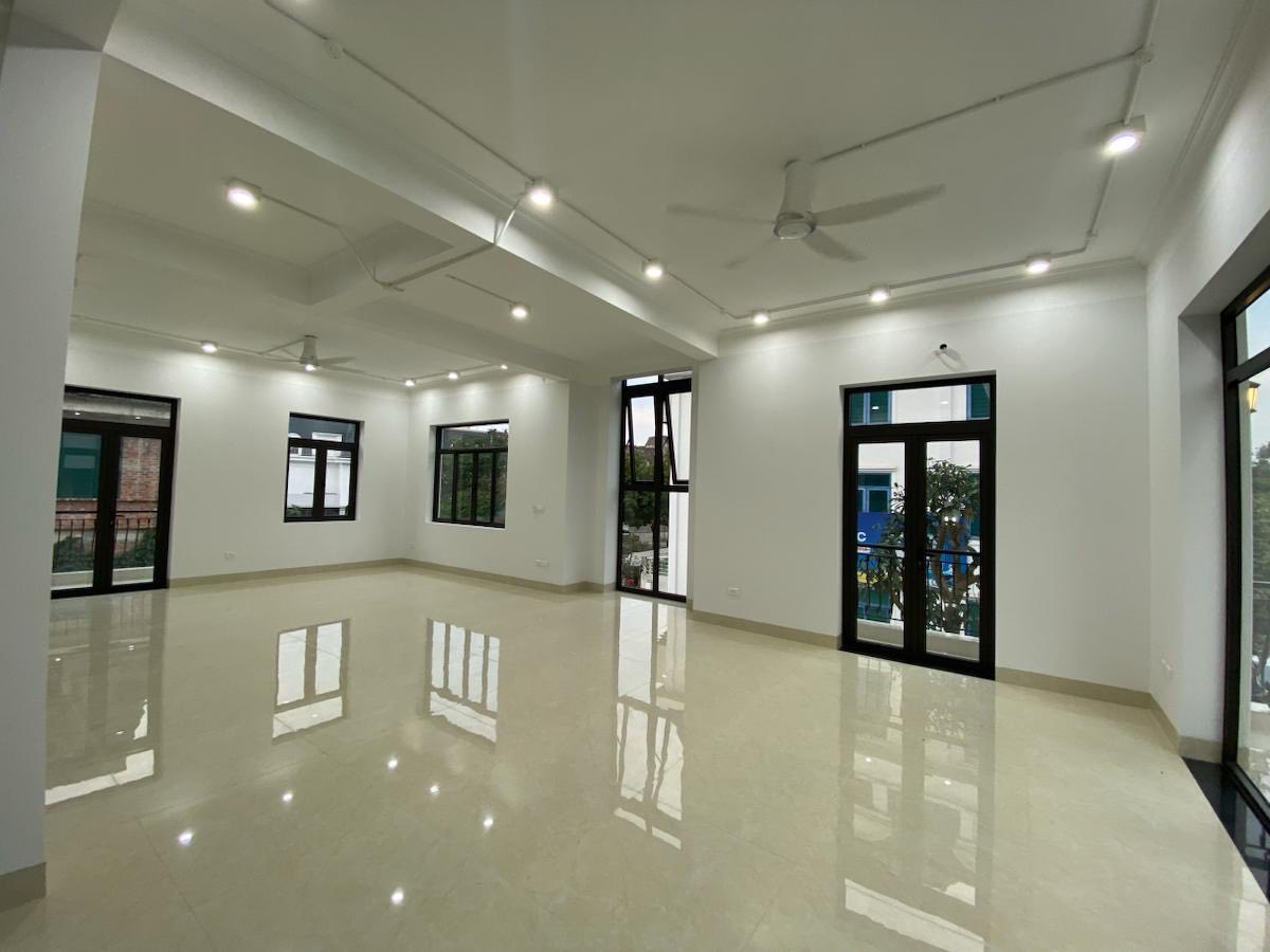 Bán biệt thự mặt phố Sa Đôi, Đại Mỗ, 210m2 xây 4 tầng, mặt tiền 15m