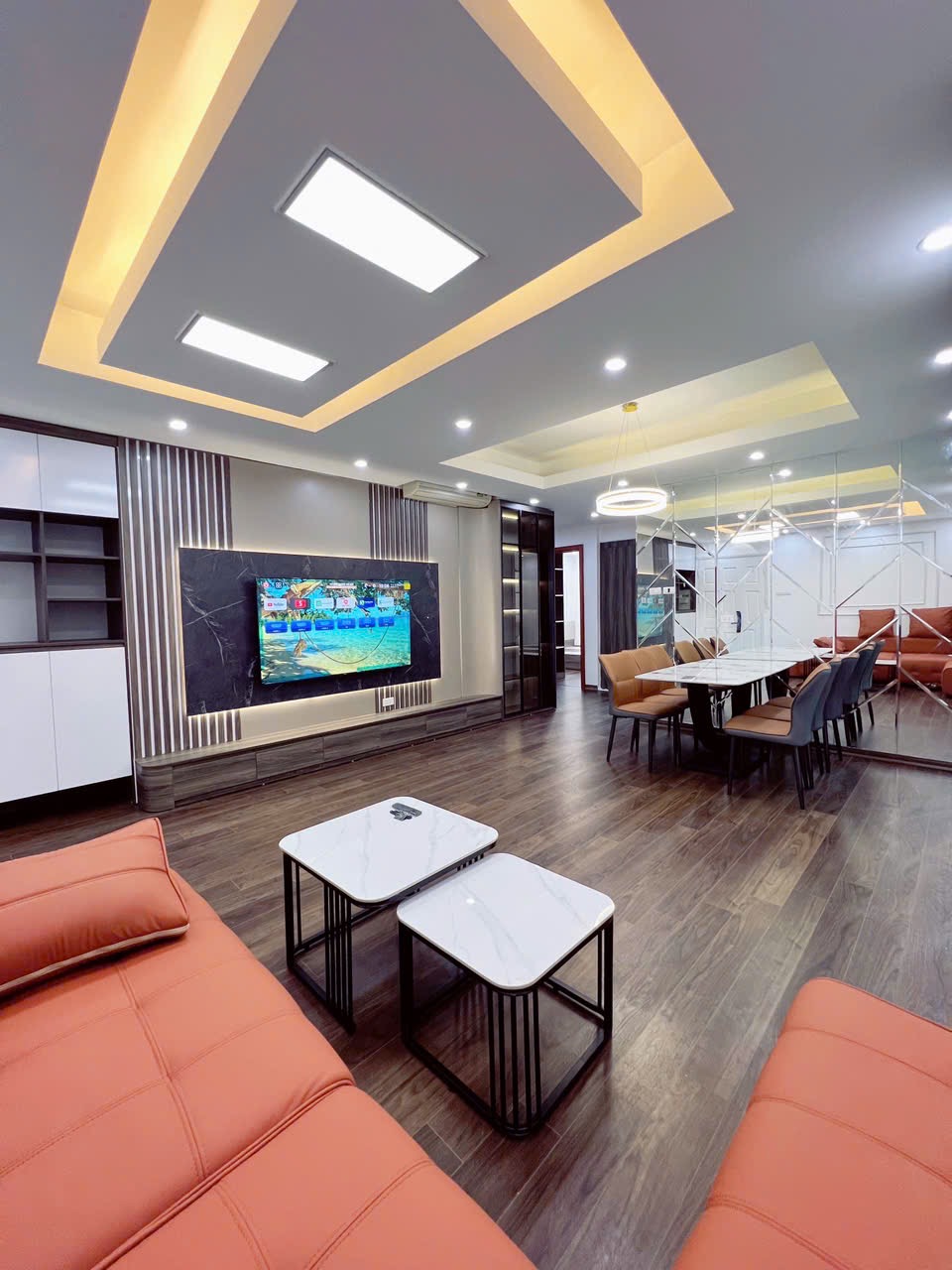 Cần bán căn hộ tòa A1 Nguyễn Cơ Thạch, nhà sửa đẹp full nội thất mới...