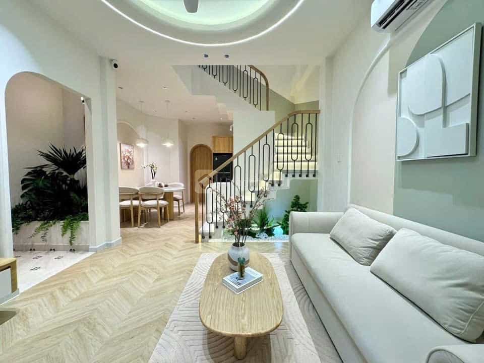 Bán nhà đẹp, full nội thất cơ bản ở Điện Biên Phủ, Bình Thạnh