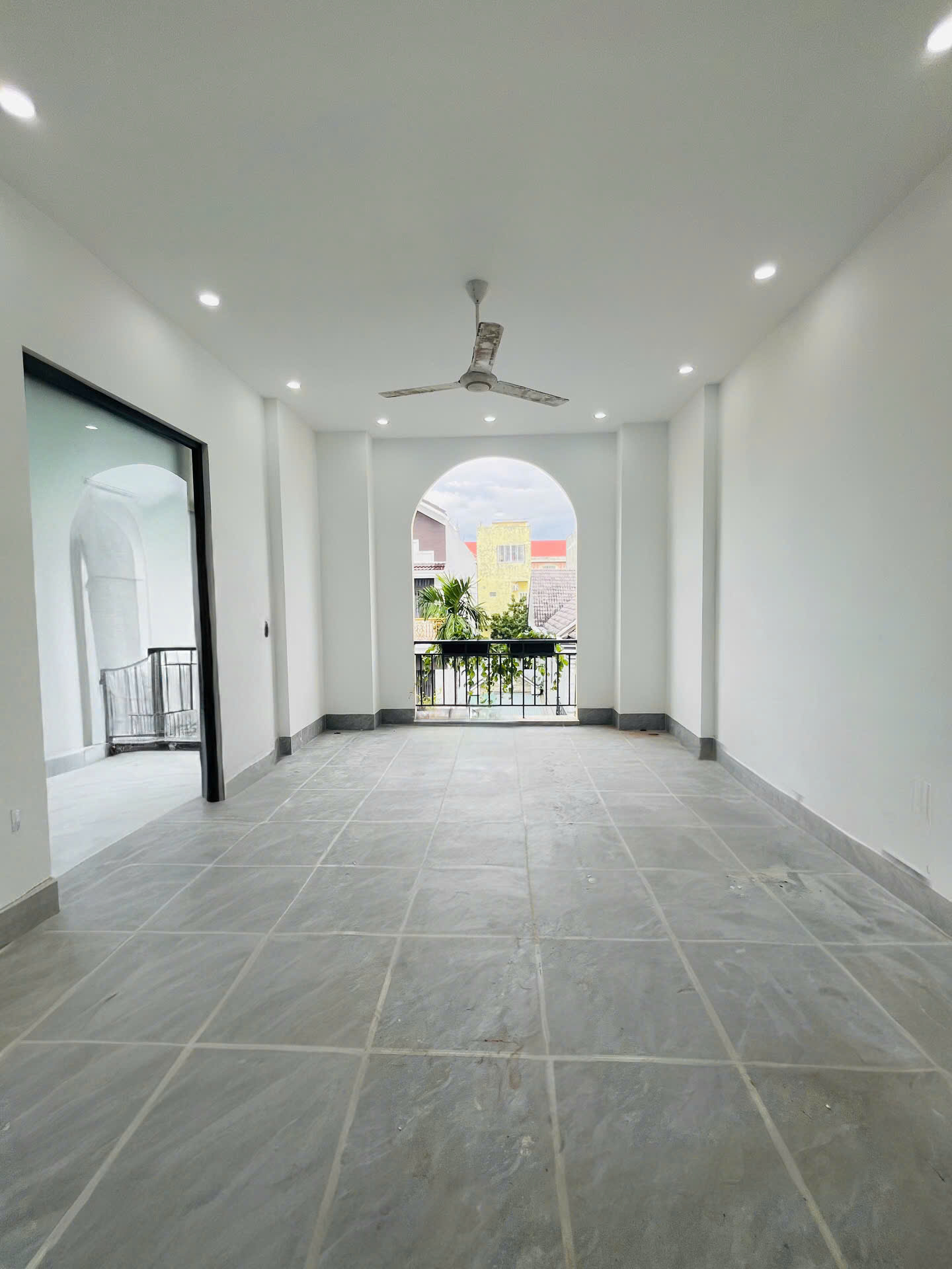 Cho thuê nhà trệt 2 lầu mới 100%, vị trí đẹp khu dân cư Hưng Phú, Cần Thơ, giá 16 triệu/tháng