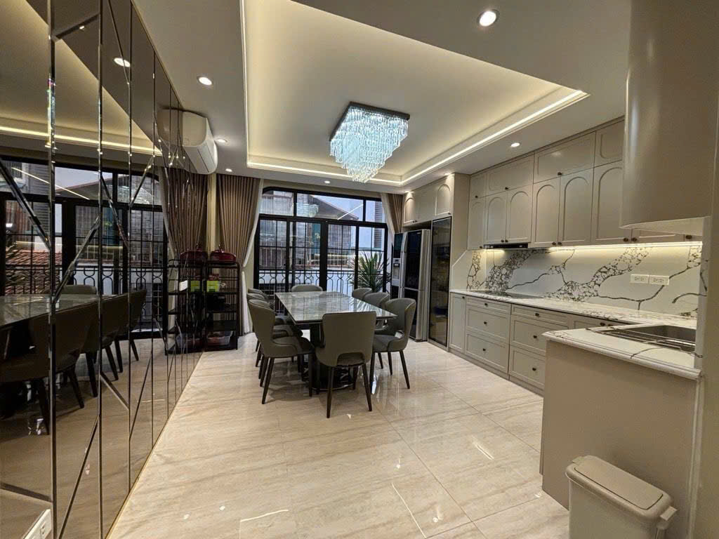 Phân lô Ngọc Khánh 42m2, hàng xóm Vinhomes The Gallery 6 tầng thang máy, gara ô tô