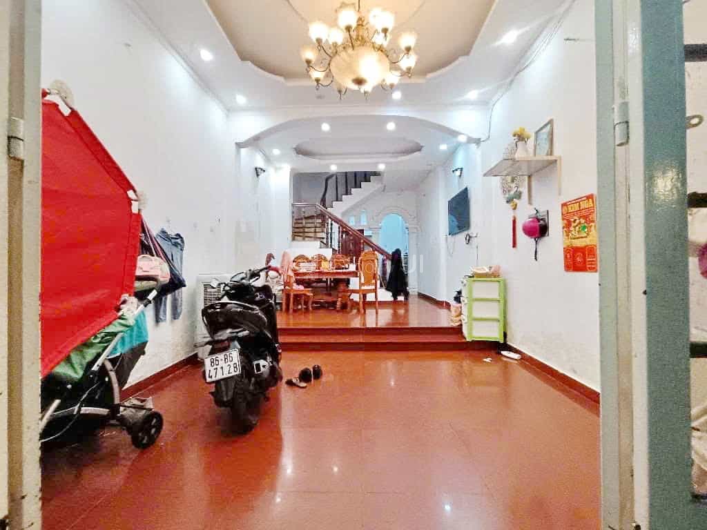 Bán nhà 4 tầng gần hẻm xe hơi đường Âu Dương Lân, phường 3, quận 8