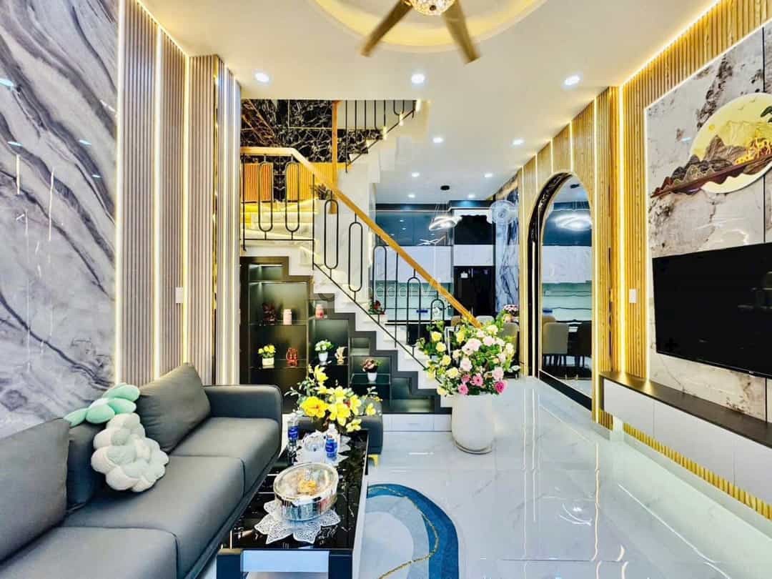 Bán nhà Nguyễn Đình Chính, phường 15, Phú Nhuận, 4,25 tỷ, sổ riêng, đầy đủ tiện ích xung quanh