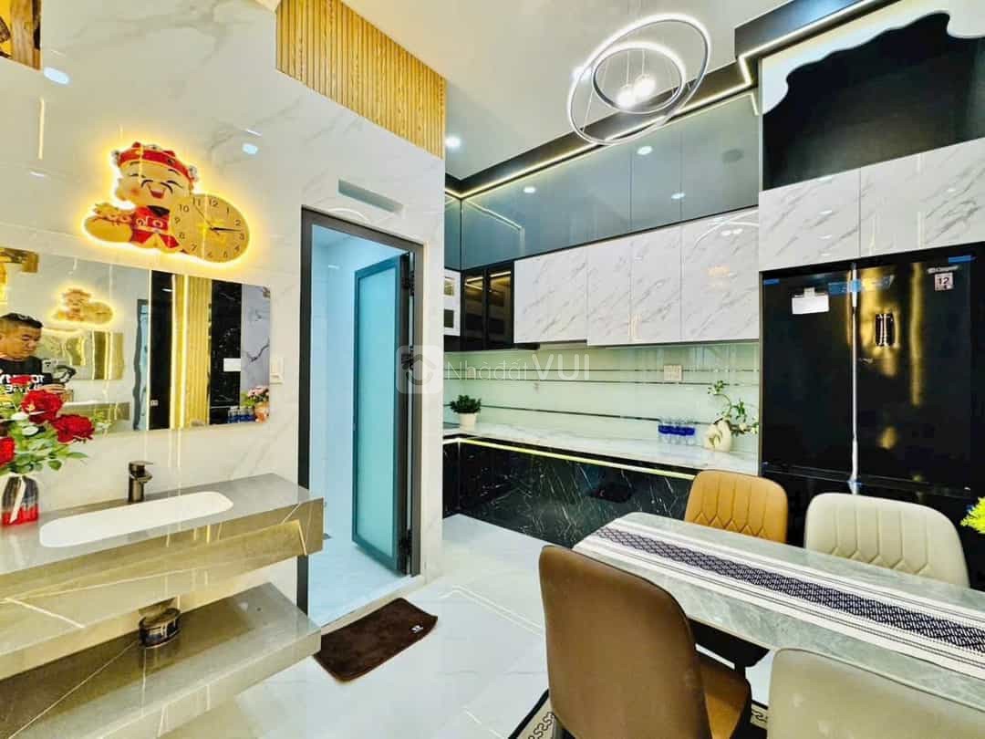 Bán nhà Nguyễn Đình Chính, phường 15, Phú Nhuận, 4,25 tỷ, sổ riêng, đầy đủ tiện ích xung quanh