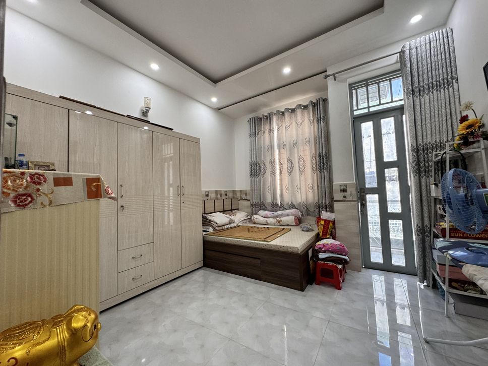 Bán nhà riêng tại Vườn Lài, Quận 12, giá 4,59 tỷ, diện tích 64m2, đẹp, nhiều tiện ích