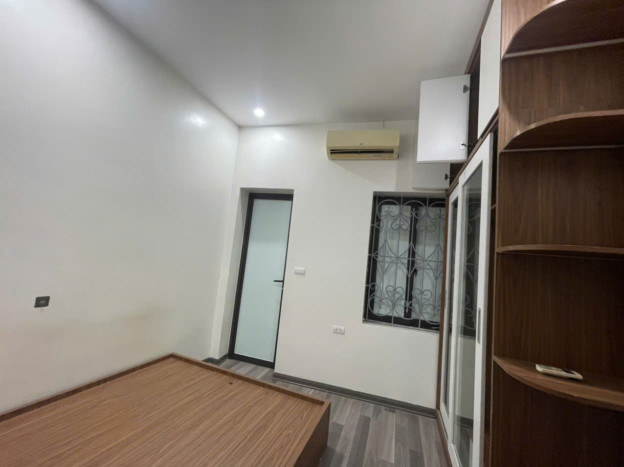 Cho thuê nhà riêng ngõ Chùa Liên Phái - Bạch Mai - Hai Bà Trưng 30m2 x 5 tầng giá 12 triệu/tháng