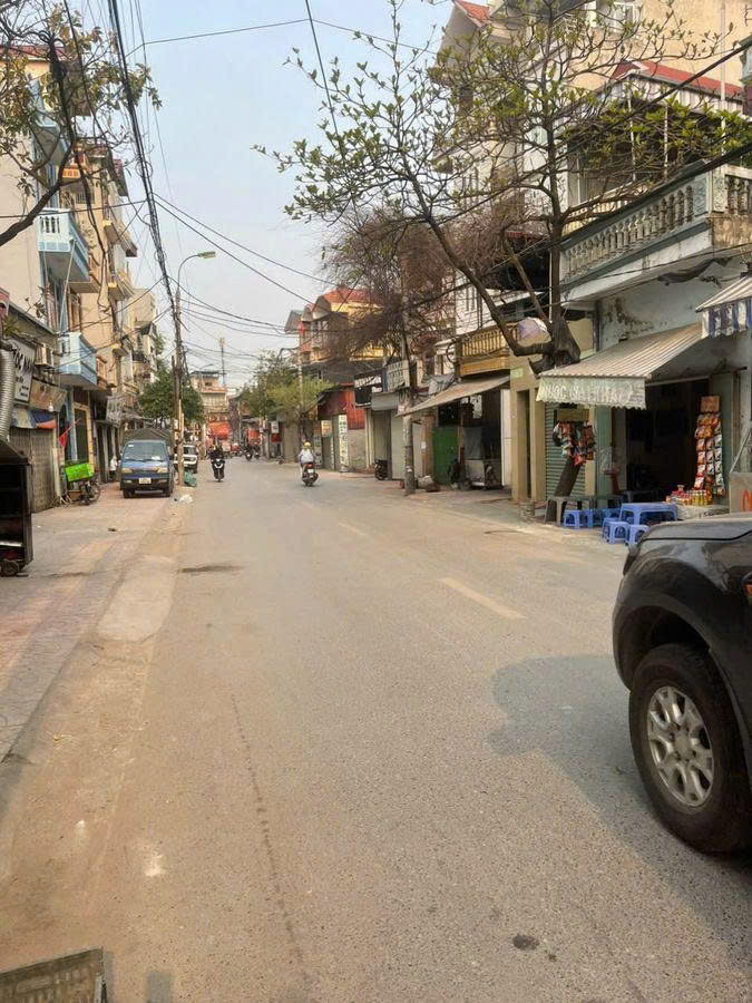 Bán gấp nhà mặt phố Phú Lương, 150m2, mặt tiền rộng 7m, vỉa hè, vị trí đẹp, kinh doanh, giá 32 tỷ