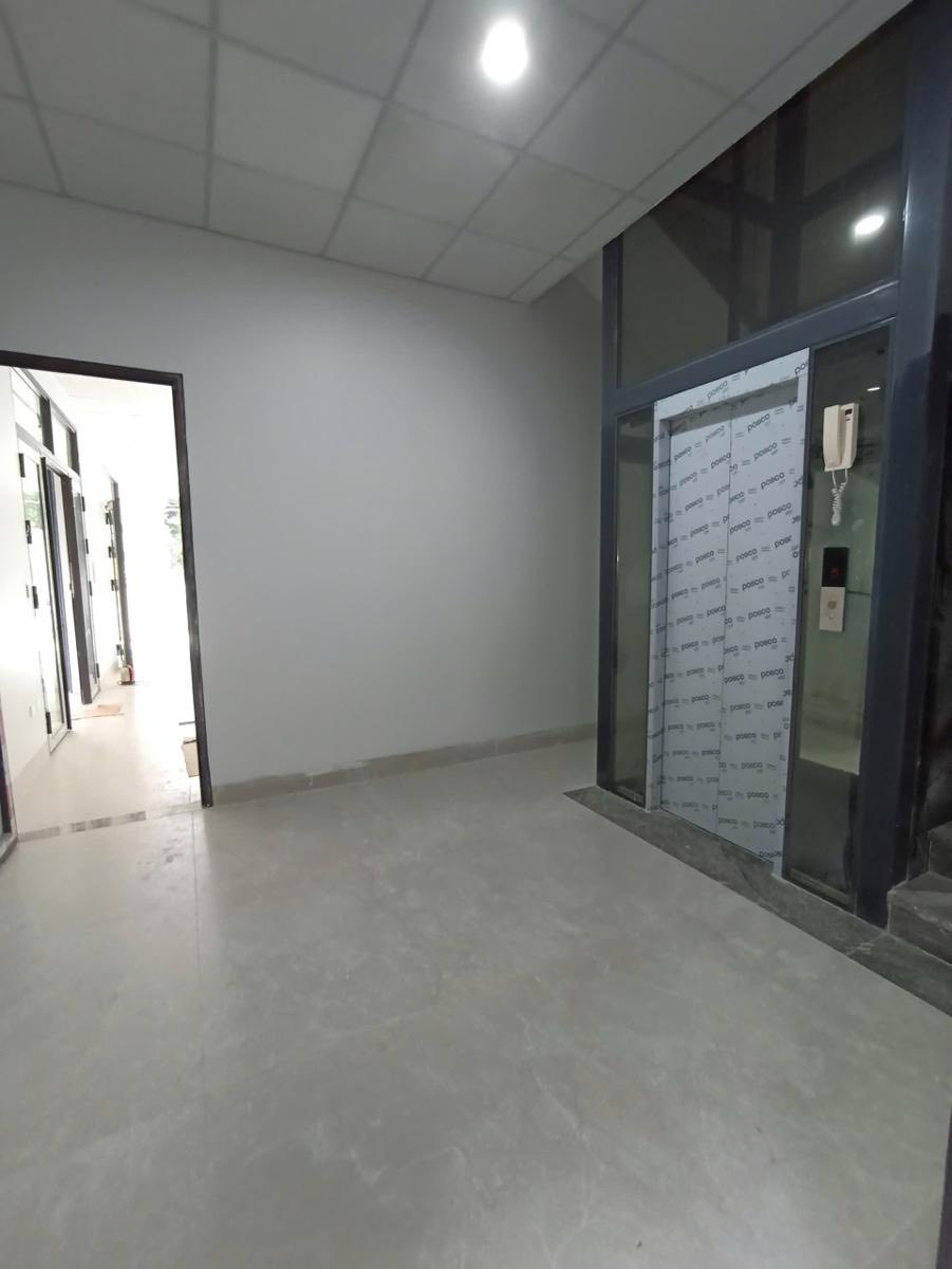 Bán nhà ngõ 214 đường Nguyễn Xiển, 140m2, 6 tầng, thang máy, lô góc