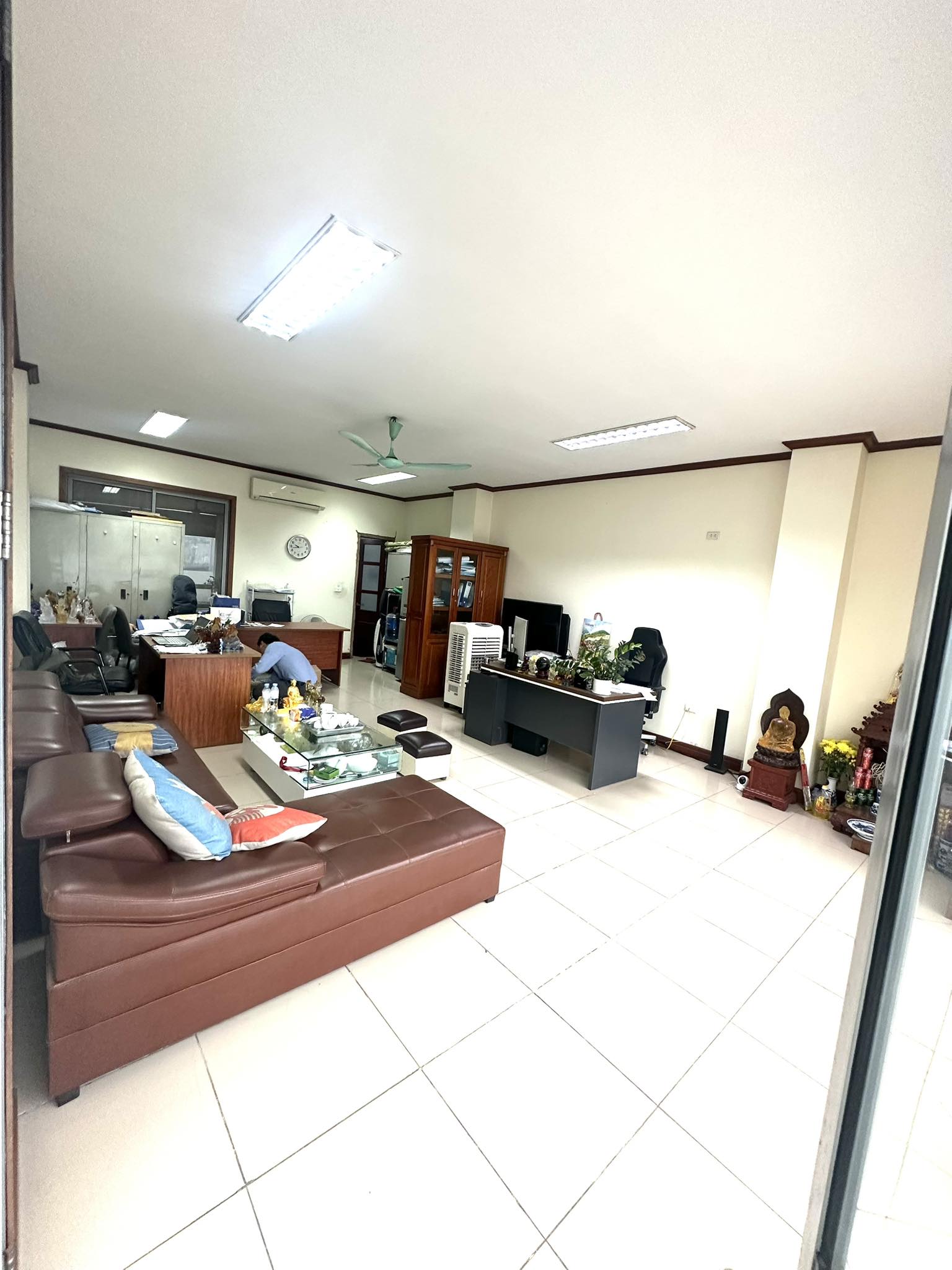 Bán nhà liền kề đường Vạn Phúc, 130m2 - 8 tầng, thang máy, lô góc, kinh doanh