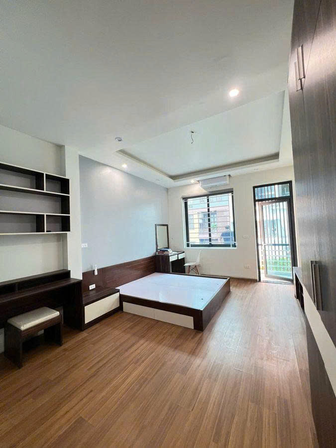 Hiếm nhà đẹp 5 tầng mặt phố Nguyễn Viết Xuân, 40m2, mặt tiền rộng 4m, thang máy, vị trí đẹp, kinh doanh, giá 21 tỷ