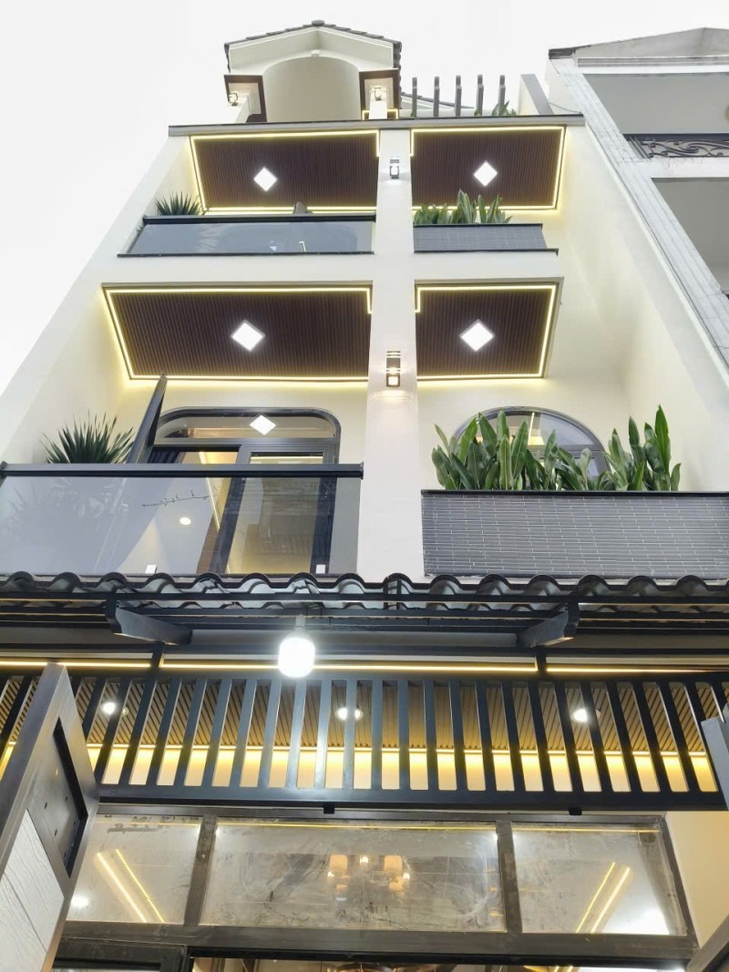 Bán căn nhà đẹp 60m2, 4 tầng, 5 phòng ngủ, Bùi Quang Là, Gò Vấp