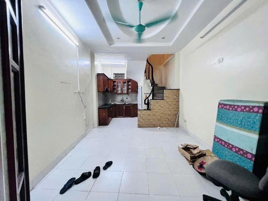 Cho thuê nhà ngõ Dương Khuê - Mai Dịch - Cầu Giấy 30m2 x 5 tầng giá 13 triệu/tháng, 10m ra ô tô