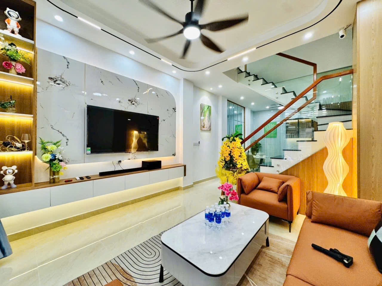 Bán nhà ngay Lê Hoàng Phái, phường 17, Gò Vấp, 48m2, 4 tầng