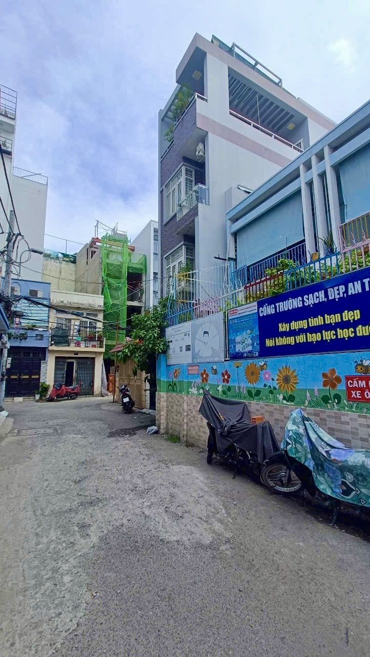 Bán nhà phố 4 tầng mặt tiền, gần sát chợ Bà Chiểu, Bình Thạnh, giáp Quận 1, giá bán 14 tỷ