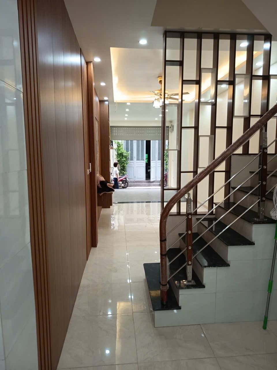 Đây là căn nhà chống lạm phát - khu phân lô cán bộ Thanh Trì 50m2 - 5 tầng - ngõ ô tô