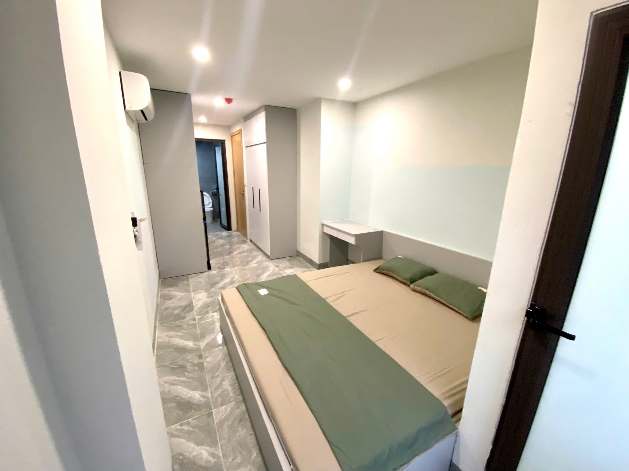 Bán tòa nhà căn hộ dịch vụ đường Trung Văn, 90m2 - 7 tầng, thang máy, 17 phòng cho thuê