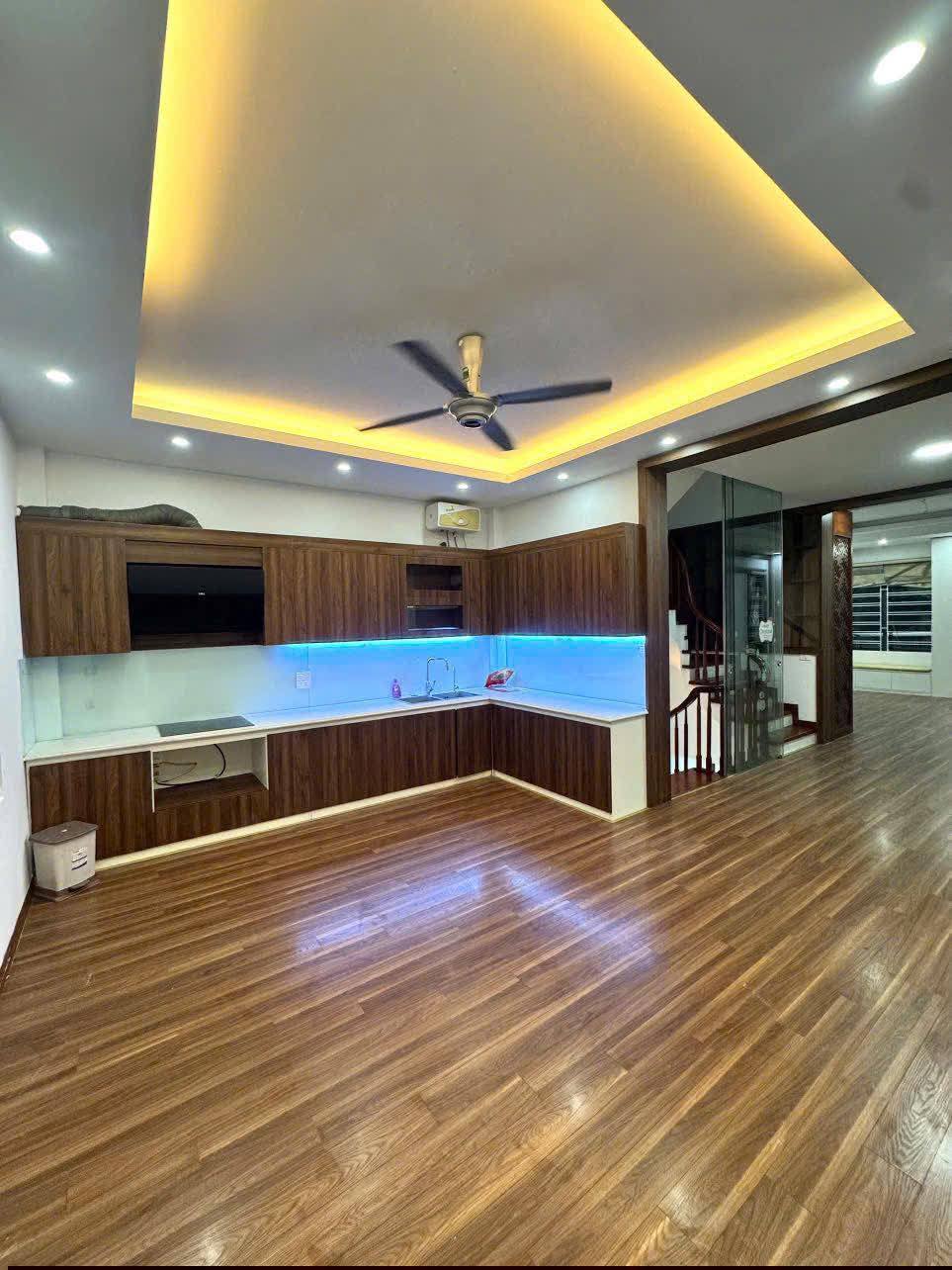 Bán nhà mặt ngõ ô tô tránh phố Thái Hà - 62m2 - 6 tầng - lô góc