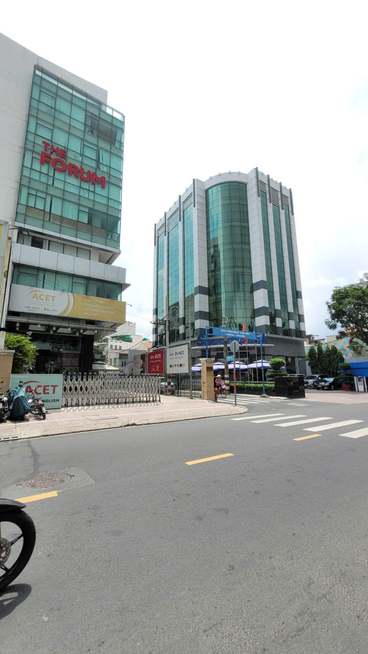 Bán nhà mặt tiền ngay ngã tư Út Tịch, diện tích 102m2, giá bán 23 tỷ