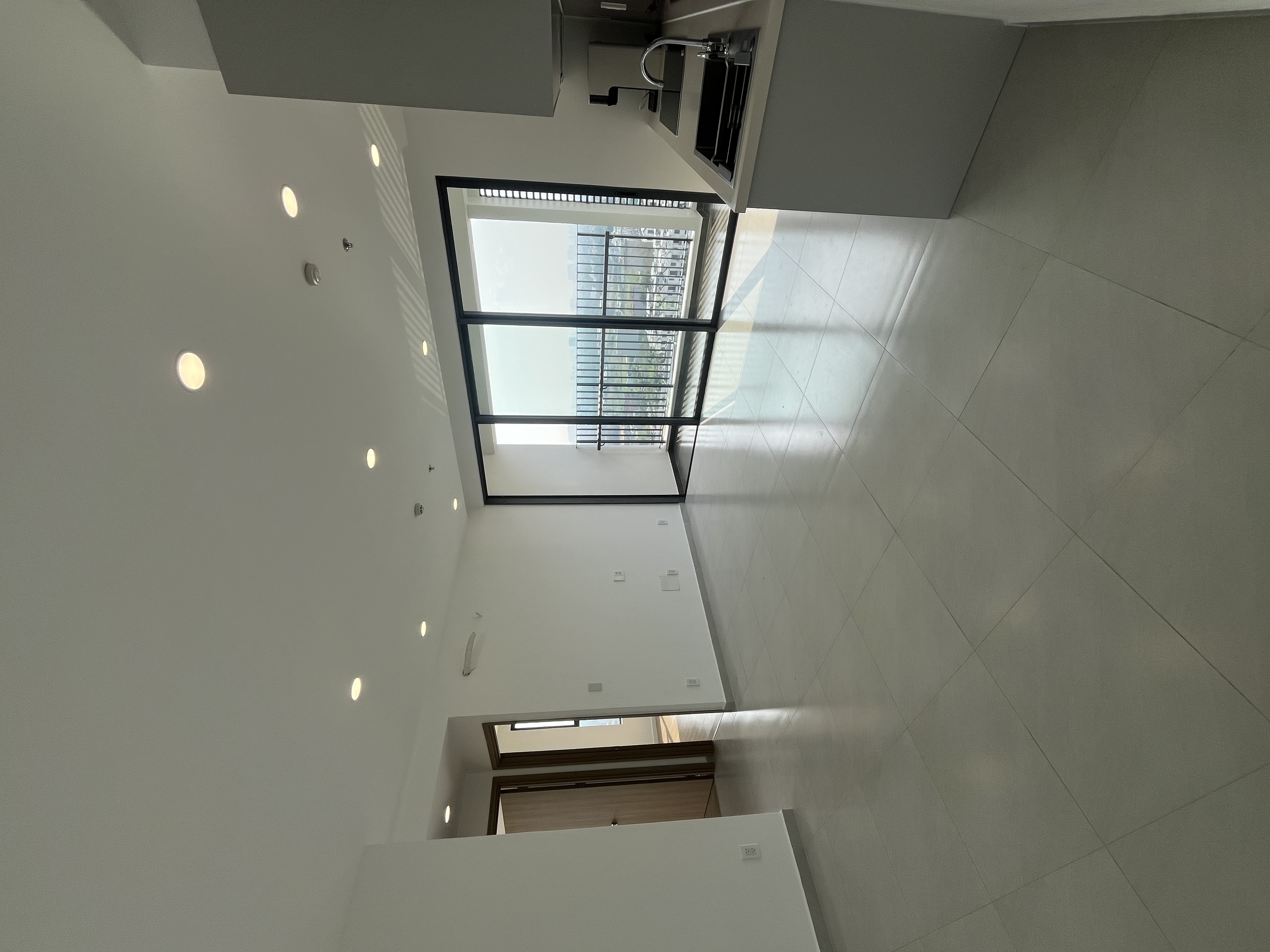 Cần bán căn hộ 100m2, số 3 Trường Lưu, Long Trường, Hồ Chí Minh